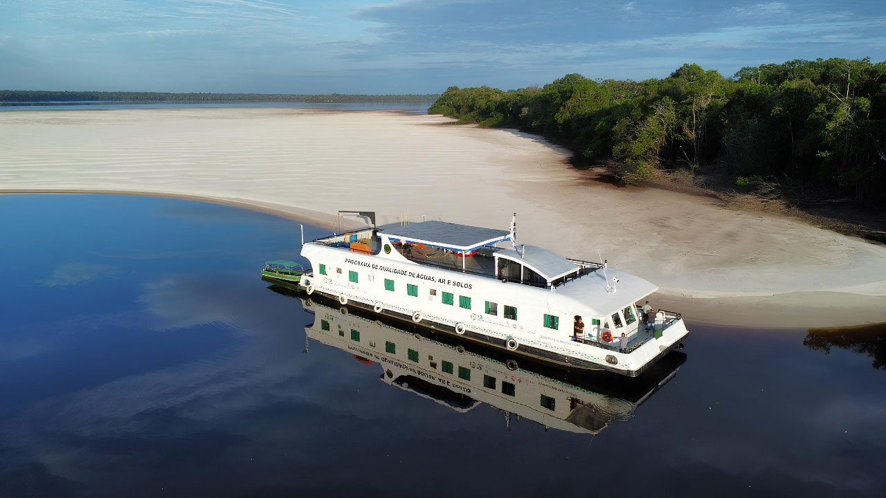Barco de Pesquisa Roberto dos Santos Vieira